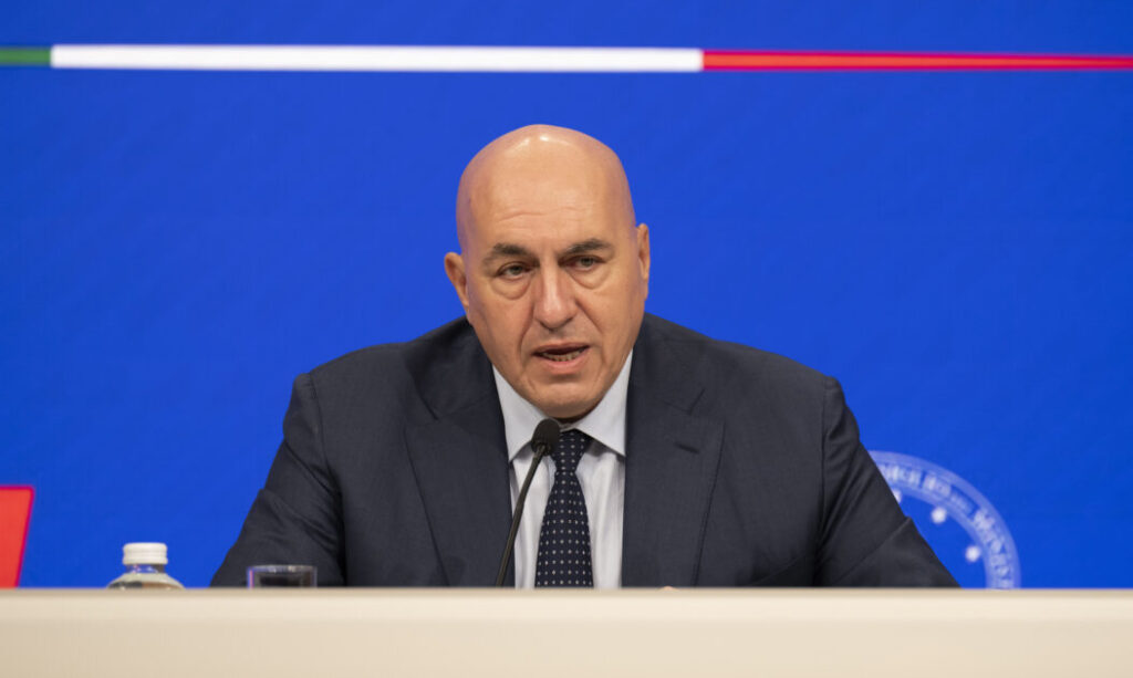 Il governo spieghi perché lo Stato maggiore della Difesa ha incontrato l’omologo
