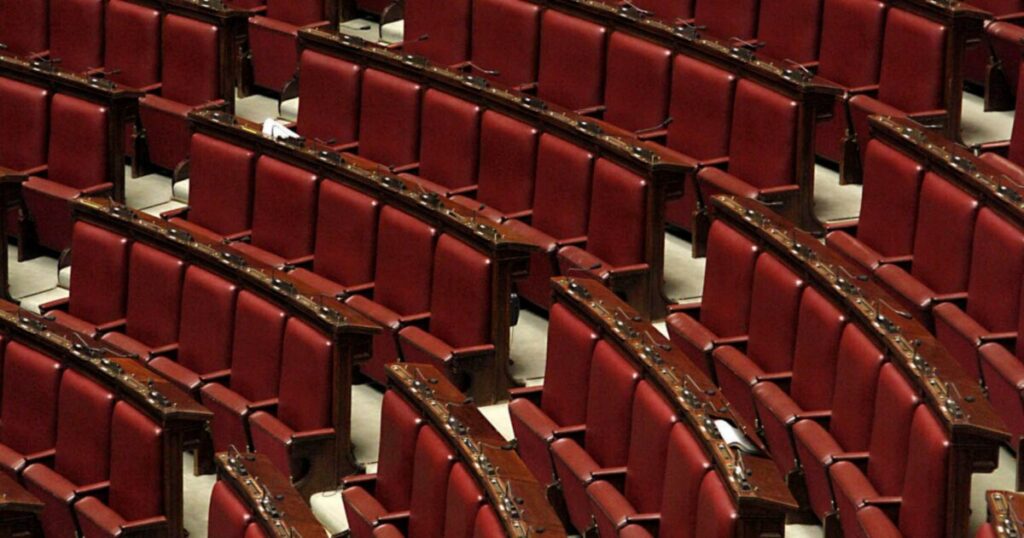 Ultimo punto all’ordine del giorno del bilancio interno di Montecitorio, presentato poco prima