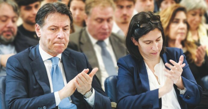 Bloccati, con la paura di perdere l’anima. Fermi al bivio che vale di sicuro una regione