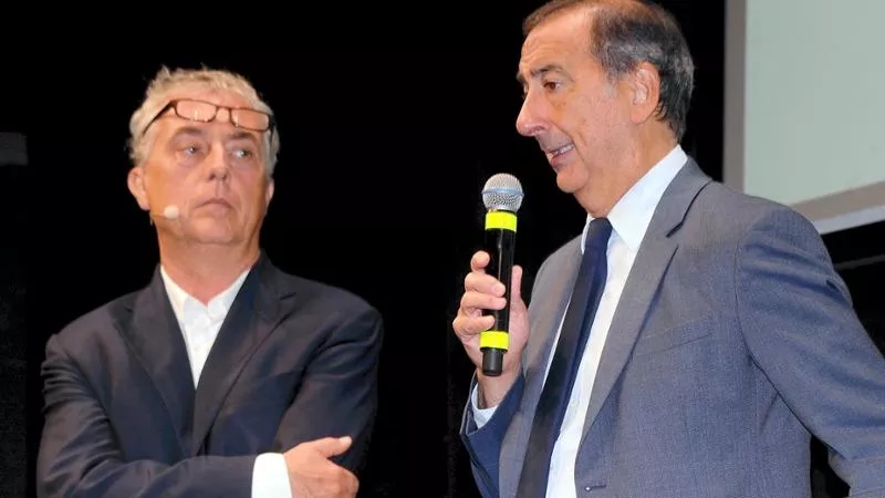Stefano Boeri si è reso memorabile per gli occhiali tridimensionali tatuati sulla fronte che