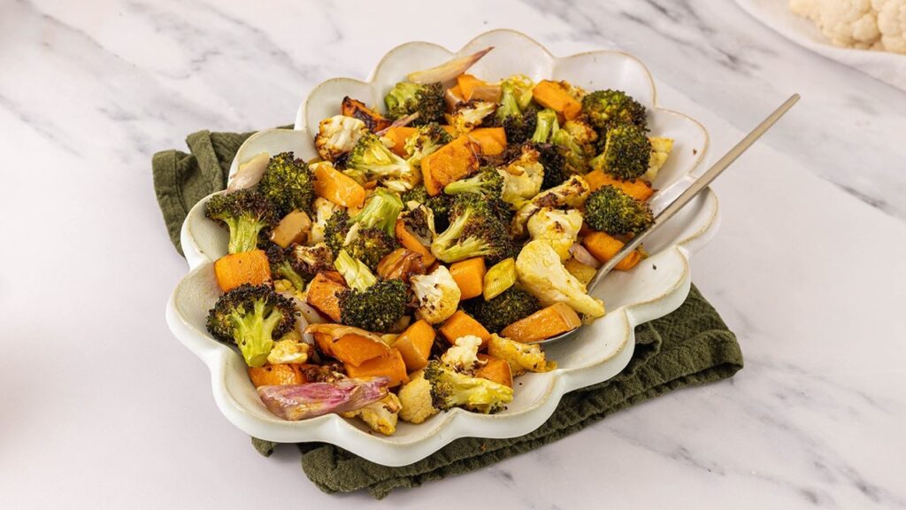 Le verdure in friggitrice ad aria sono una ricetta leggera e sfiziosa, facile e veloce da preparare
