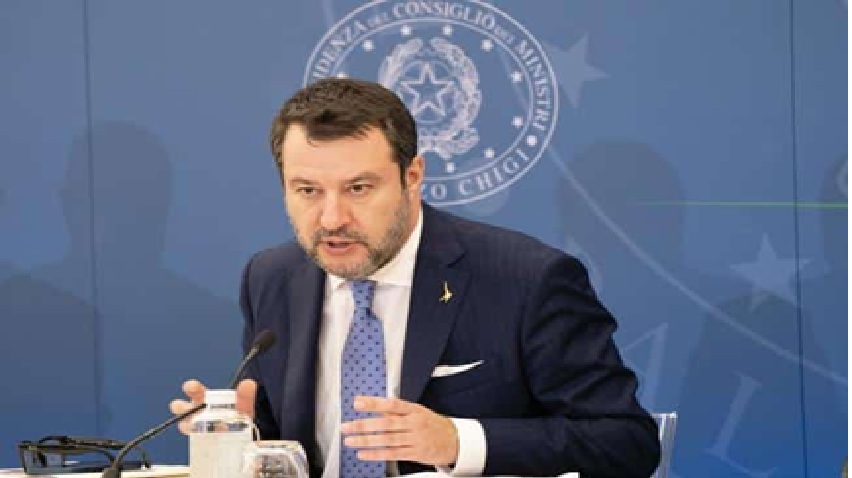 Matteo Salvini ha acceso i riflettori su un presunto regolamento di conti all’interno dei Servizi