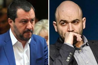 Saviano accusato di diffamazione, nuovo rinvio per processo: lo scrittore contro Salvini